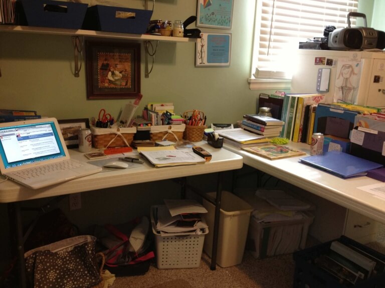 چگونه میز تحریر خود را تمیز کنیم چگونه میز تحریر خود را تمیز کنیم