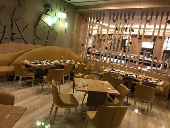 صندلی مناسب رستوران و کافه صندلی مناسب رستوران و کافه